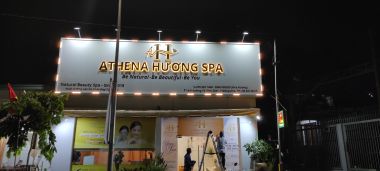 Thi Công Bảng Hiệu Spa Đẹp, Sang Trọng Và Nổi Bật Về Đêm
