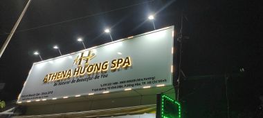 Thi Công Bảng Hiệu Spa Đẹp, Sang Trọng Và Nổi Bật Về Đêm