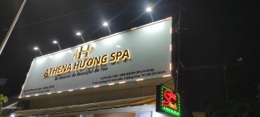 Thi Công Bảng Hiệu Spa Đẹp, Sang Trọng Và Nổi Bật Về Đêm