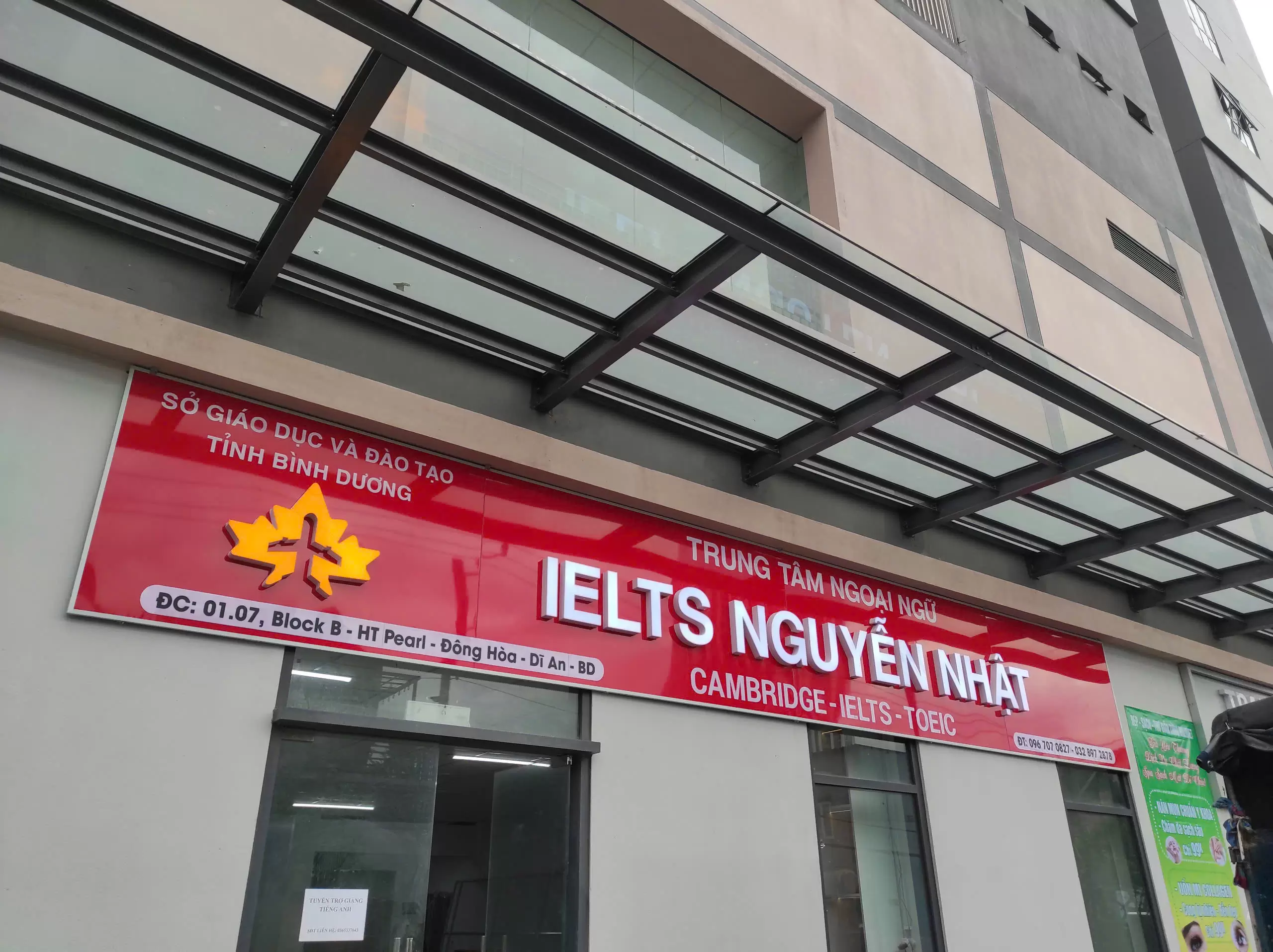 Bảng hiệu Anh ngữ tại Dĩ An2