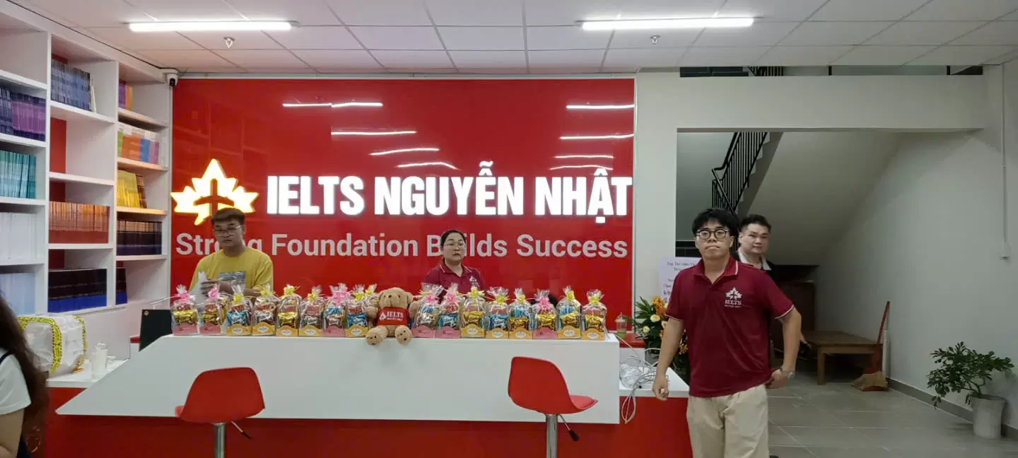 Bảng hiệu Anh ngữ tại Dĩ An7